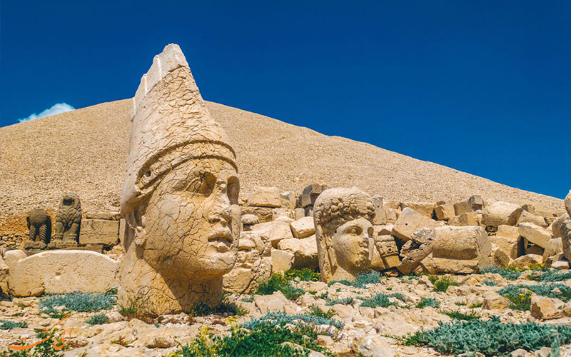 مجسمه‌های کوه نمرود